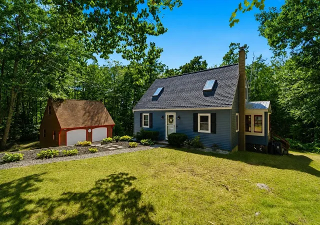 Photo 1 of Sale Pending at 17 Fordway Rd, Raymond, NH 03077 | MLS# 5107103 | Listing updated on 2026-09-02