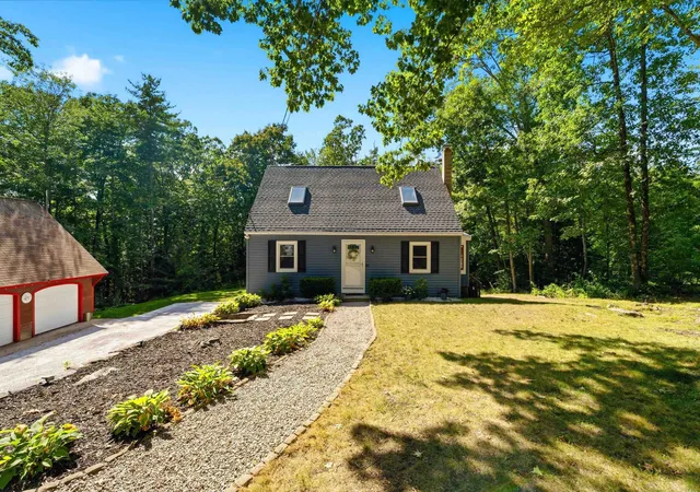 Photo 2 of Sale Pending at 17 Fordway Rd, Raymond, NH 03077 | MLS# 5107103 | Listing updated on 2026-09-02