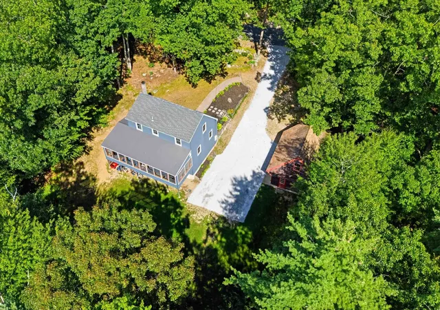 Photo 4 of Sale Pending at 17 Fordway Rd, Raymond, NH 03077 | MLS# 5107103 | Listing updated on 2026-09-02
