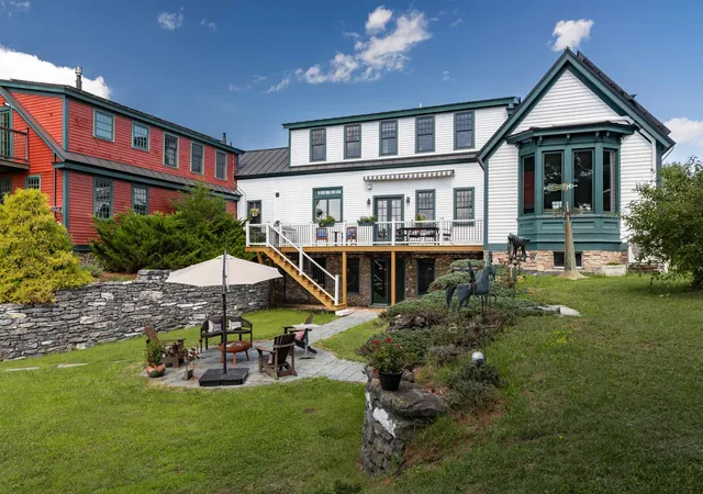 Photo 1 of Single family home for sale at 1576 Ferry Rd, Charlotte, VT 05445 | MLS# 5107116 | Listing updated on 2026-09-01