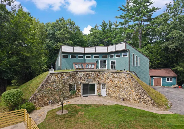 Single family home for sale at 101 Black Brook Rd, Goffstown, NH 03045 | MLS# 5107124