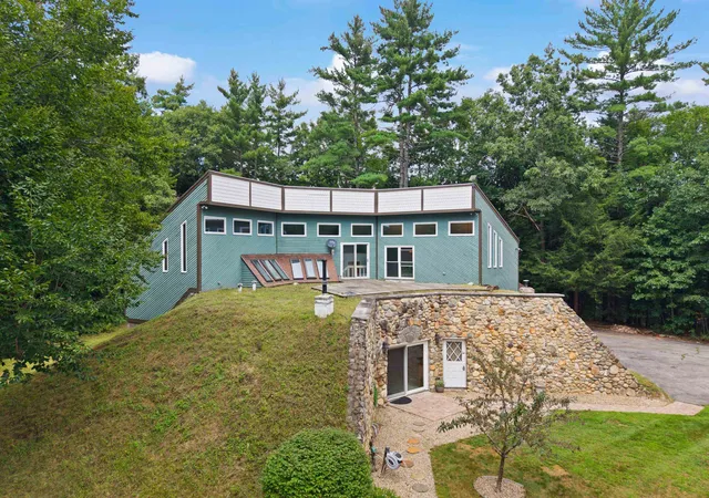 Photo 2 of Single family home for sale at 101 Black Brook Rd, Goffstown, NH 03045 | MLS# 5107124 | Listing updated on 2026-09-06