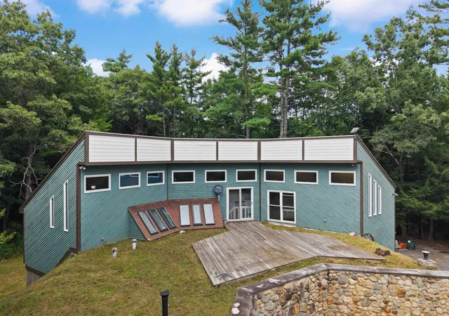 Photo 3 of Single family home for sale at 101 Black Brook Rd, Goffstown, NH 03045 | MLS# 5107124 | Listing updated on 2026-09-06