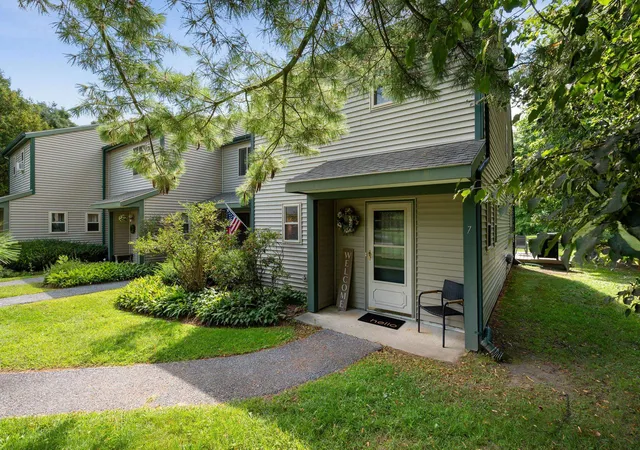 Photo 1 of Sale Pending at 7 Hideaway Ln, Williston, VT 05459 | MLS# 5107131 | Listing updated on 2026-09-03