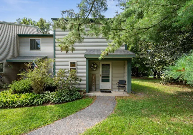 Photo 2 of Sale Pending at 7 Hideaway Ln, Williston, VT 05459 | MLS# 5107131 | Listing updated on 2026-09-03
