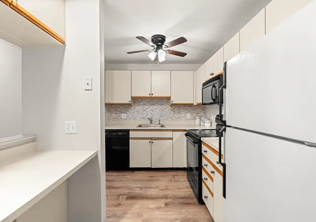 5th image of 2 Timberwood Dr #306, Goffstown, NH 03045 | MLS# 5107137