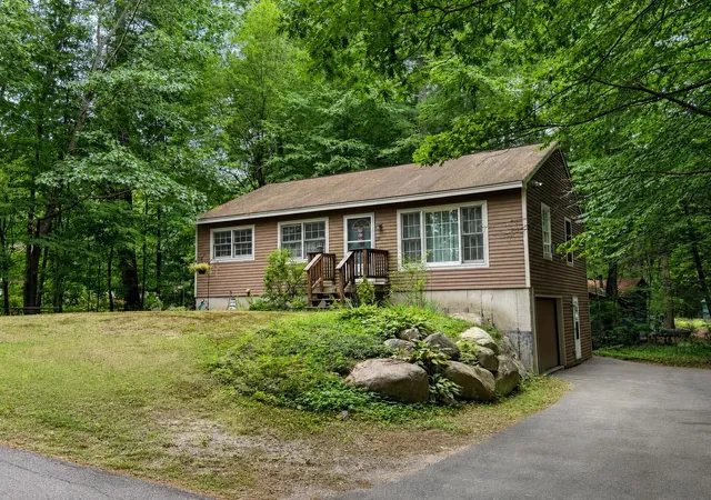 Photo 3 of Single family home for sale at 26 Longa Rd, Merrimack, NH 03054 | MLS# 5107138 | Listing updated on 2026-09-03