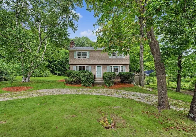 Photo 1 of Sale Pending at 8 Sullivan Ave, Salem, NH 03079 | MLS# 5107140 | Listing updated on 2026-08-31
