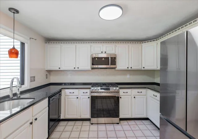 Photo 2 of Condo for sale at 14 Jefferey Ln, Haverhill, MA 01832 | MLS# 5107143 | Listing updated on 2026-09-04