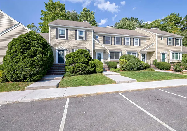 Photo 2 of Townhouse for sale at 8 Stillwater Dr, Nashua, NH 03062 | MLS# 5107144 | Listing updated on 2026-09-17