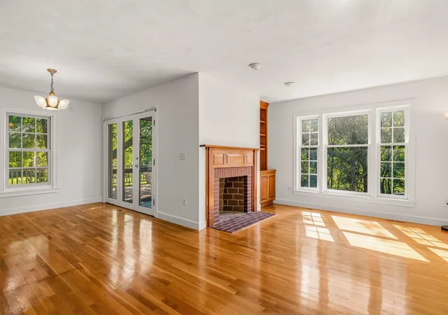 Photo 3 of Townhouse for sale at 579 Sagamore Ave #33, Portsmouth, NH 03801 | MLS# 5107160 | Listing updated on 2026-09-13