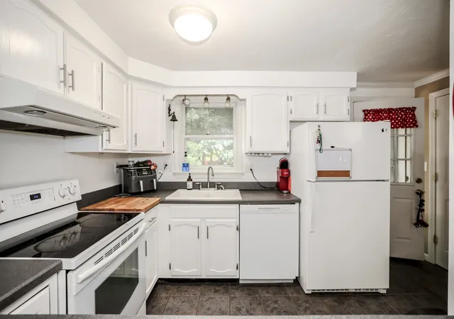 Photo 4 of Townhouse for sale at 33 Blossom Ln, Merrimack, NH 03054 | MLS# 5107165 | Listing updated on 2026-09-08