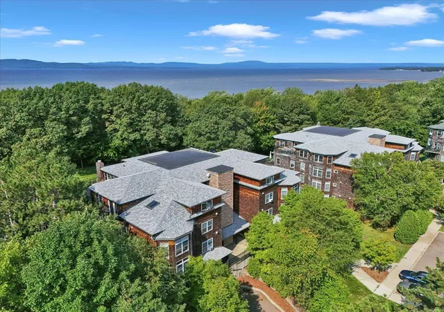 Photo 4 of Condo for sale at 3 Claire Pointe Rd, Burlington, VT 05408 | MLS# 5107171 | Listing updated on 2026-08-28