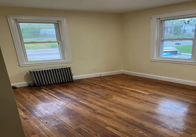 Photo 4 of Single family home for sale at 30 Millville St, Salem, NH 03079 | MLS# 5107172 | Listing updated on 2026-09-19