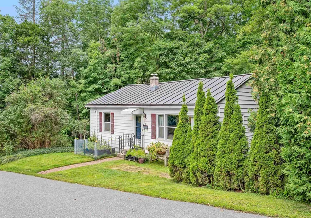 Photo 1 of Single family home for sale at 18 Maplewood Ave, Barre City, VT 05641 | MLS# 5107177 | Listing updated on 2026-08-28