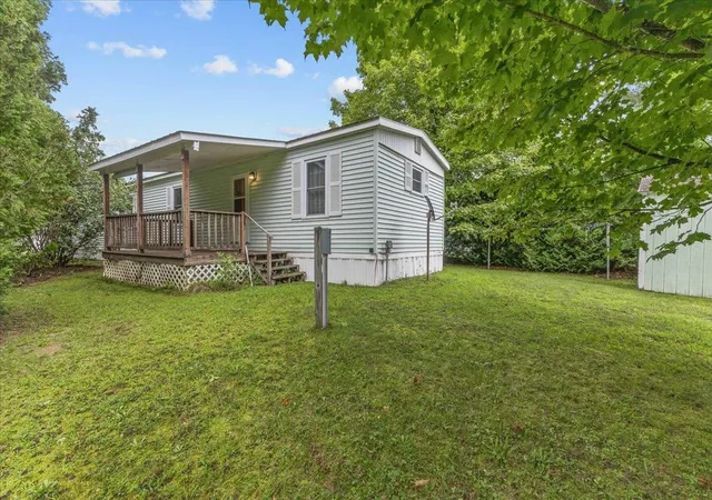 Photo 3 of Manufactured home for sale at 134 Redwood Dr, Hyde Park, VT 05655 | MLS# 5107178 | Listing updated on 2026-09-11