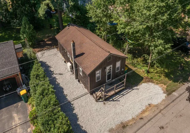 1st image of 16 3rd St, Kingston, NH 03848 | MLS# 5107185