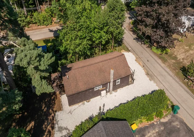 2nd image of 16 3rd St, Kingston, NH 03848 | MLS# 5107185