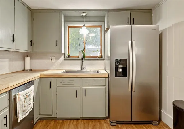 Photo 3 of Single family home for sale at 19 Allen St, St. Albans City, VT 05478 | MLS# 5107188 | Listing updated on 2026-09-10