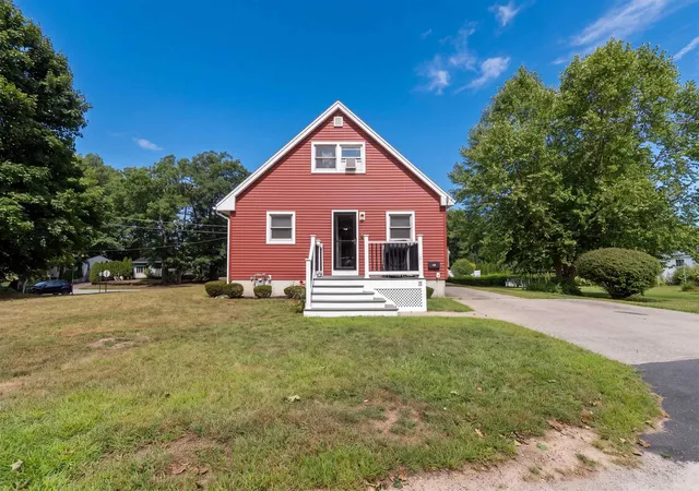 Photo 2 of Sale Pending at 10 Cody St, Manchester, NH 03109 | MLS# 5107193 | Listing updated on 2026-09-08
