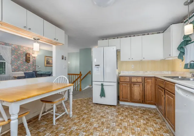4th image of 7 Woods Dr, Newmarket, NH 03857 | MLS# 5107229