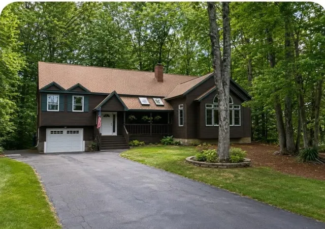 Photo 1 of Single family home for sale at 14 Shasta Dr, Londonderry, NH 03053 | MLS# 5107239 | Listing updated on 2026-09-16