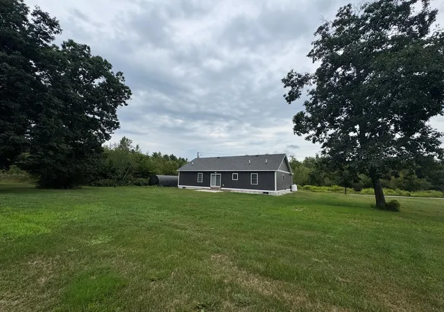 2nd image of 106 Whitcomb Rd, Swanzey, NH 03446 | MLS# 5107249