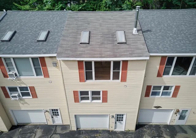 Photo 3 of Townhouse for sale at 172 Morse Rd, Manchester, NH 03104 | MLS# 5107251 | Listing updated on 2026-09-16