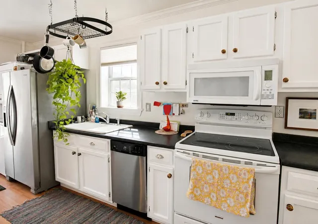 Photo 3 of Condo for sale at 103 Maple St #3, Burlington, VT 05401 | MLS# 5107261 | Listing updated on 2026-09-14