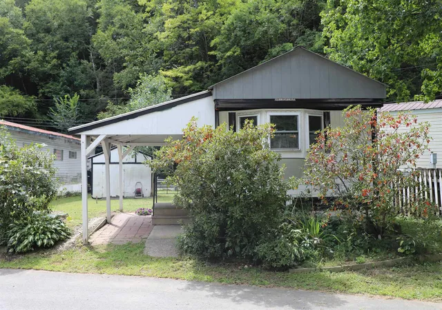 Photo 2 of Sale Pending at 11 Crescent Dr, Brattleboro, VT 05301 | MLS# 5107263 | Listing updated on 2026-09-02