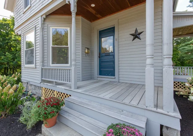 3rd image of 17 Clarke St, Concord, NH 03301 | MLS# 5107267