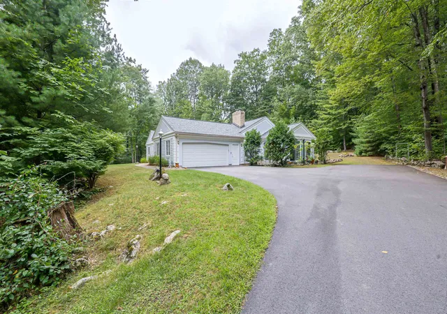 Photo 2 of Single family home for sale at 20 Buttonwood Rd, Bedford, NH 03110 | MLS# 5107272 | Listing updated on 2026-09-17