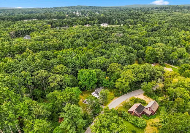 2nd image of 40 Old Sandown Rd, Chester, NH 03036 | MLS# 5107281