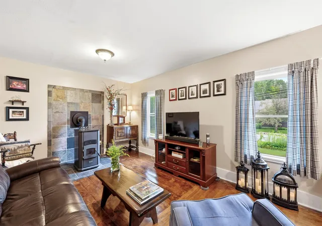 3rd image of 40 Old Sandown Rd, Chester, NH 03036 | MLS# 5107281
