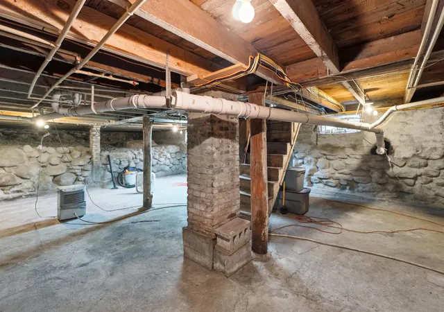 47th image of 40 Old Sandown Rd, Chester, NH 03036 | MLS# 5107281