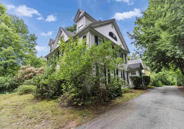 Photo 2 of Single family home for sale at 5 Old Jaffrey Rd, Peterborough, NH 03458 | MLS# 5107283 | Listing updated on 2026-09-12