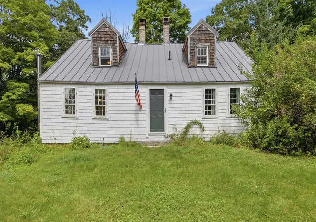 2nd image of 692 Belknap Mountain Rd, Gilford, NH 03249 | MLS# 5107284