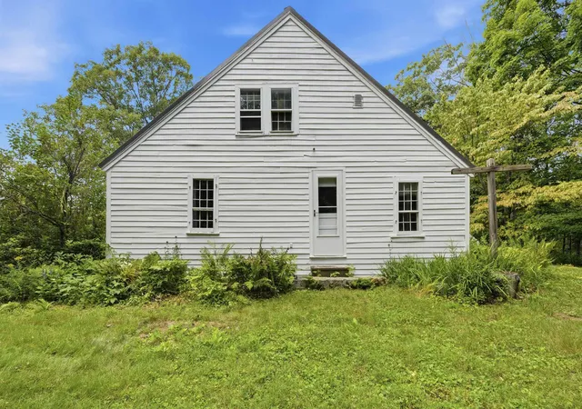 3rd image of 692 Belknap Mountain Rd, Gilford, NH 03249 | MLS# 5107284