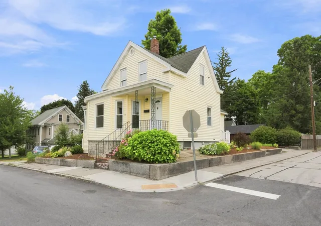 Photo 1 of Single family home for sale at 18 Summer St, Nashua, NH 03064 | MLS# 5107286 | Listing updated on 2026-09-11