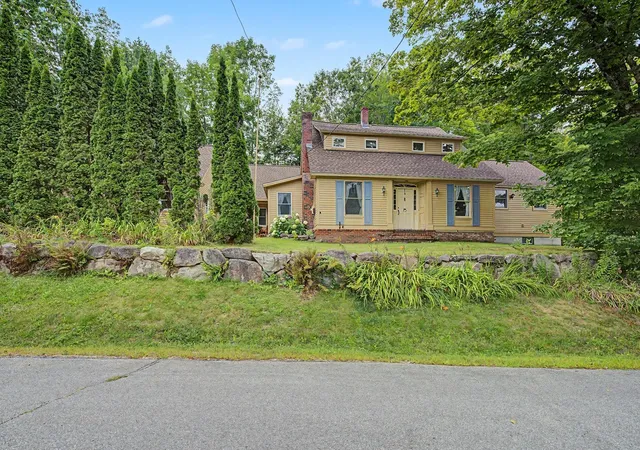 1st image of 52 Chase St, Sunapee, NH 03782 | MLS# 5107289