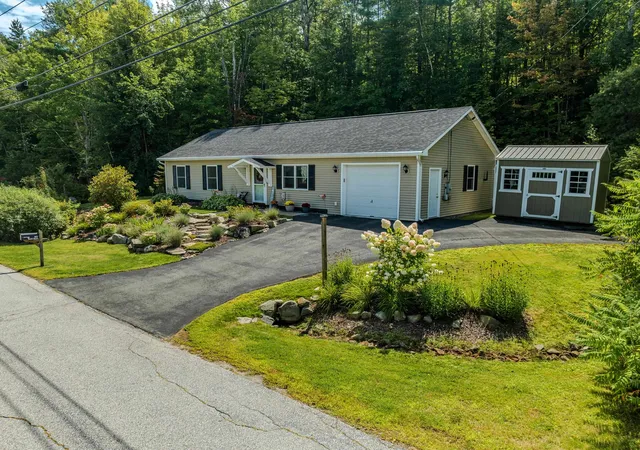 2nd image of 321 South St, Littleton, NH 03561 | MLS# 5107305