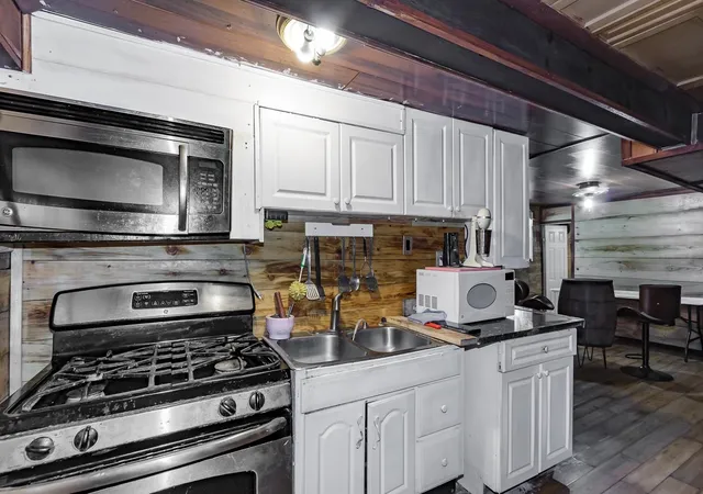 Photo 3 of Single family home for sale at 75 Old Rochester Rd, Barnstead, NH 03225 | MLS# 5107325 | Listing updated on 2026-10-14
