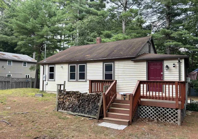3rd image of 13 2Nd St, Kingston, NH 03848 | MLS# 5107327