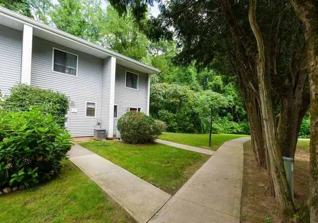 Photo 3 of Condo for sale at 555 Russell Rd #65, Westfield, MA 01085 | MLS# 5107340 | Listing updated on 2026-08-29