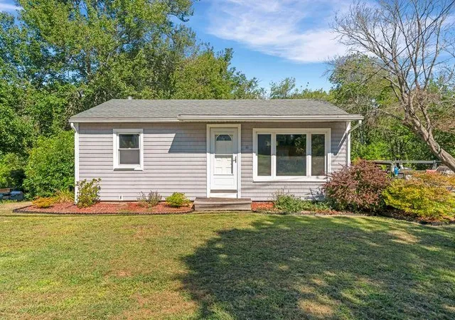 2nd image of 11 Parsons Rd, Rye, NH 03870 | MLS# 5107358