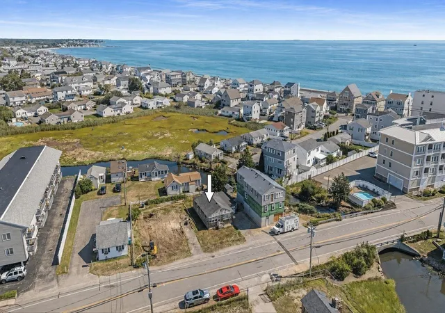 1st image of 562 Winnacunnet Rd, Hampton, NH 03842 | MLS# 5107359
