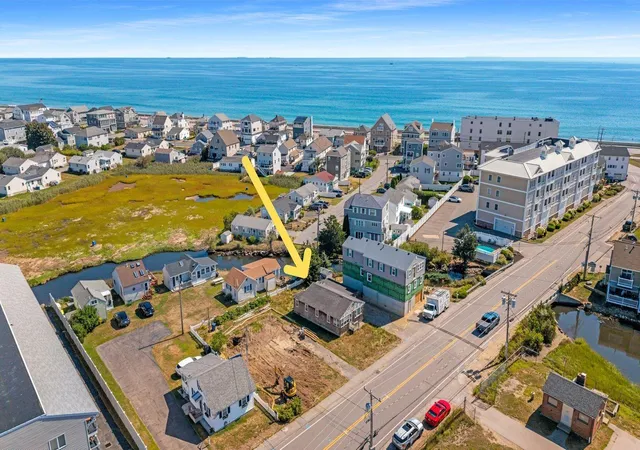 Photo 1 of Single family home for sale at 562 Winnacunnet Rd, Hampton, NH 03842 | MLS# 5107359 | Listing updated on 2026-09-01