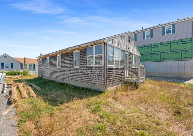 5th image of 562 Winnacunnet Rd, Hampton, NH 03842 | MLS# 5107359