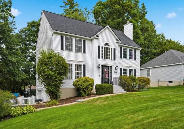 Photo 3 of Sale Pending at 22 Virginia Ct, Hooksett, NH 03106 | MLS# 5107360 | Listing updated on 2026-09-17