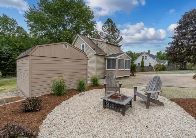 2nd image of 116 Exeter Rd, Newmarket, NH 03857 | MLS# 5107374